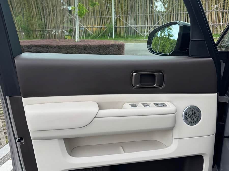 理想汽车 理想MEGA 2024 汽车图片 #11