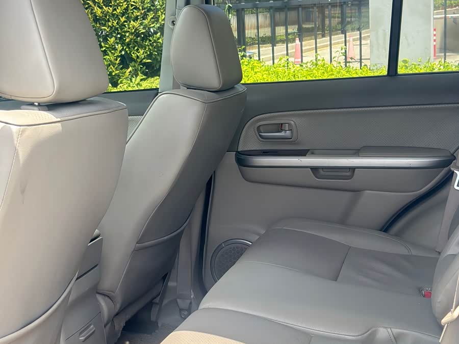 铃木 超级维特拉 2011 汽车图片 #11