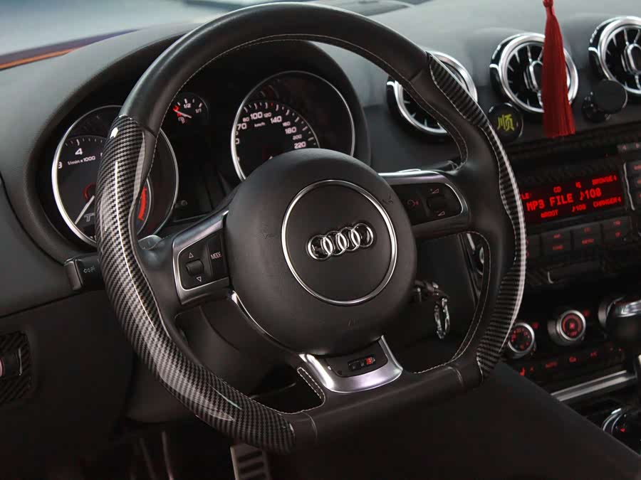 Audi TTS 2015 car image #11