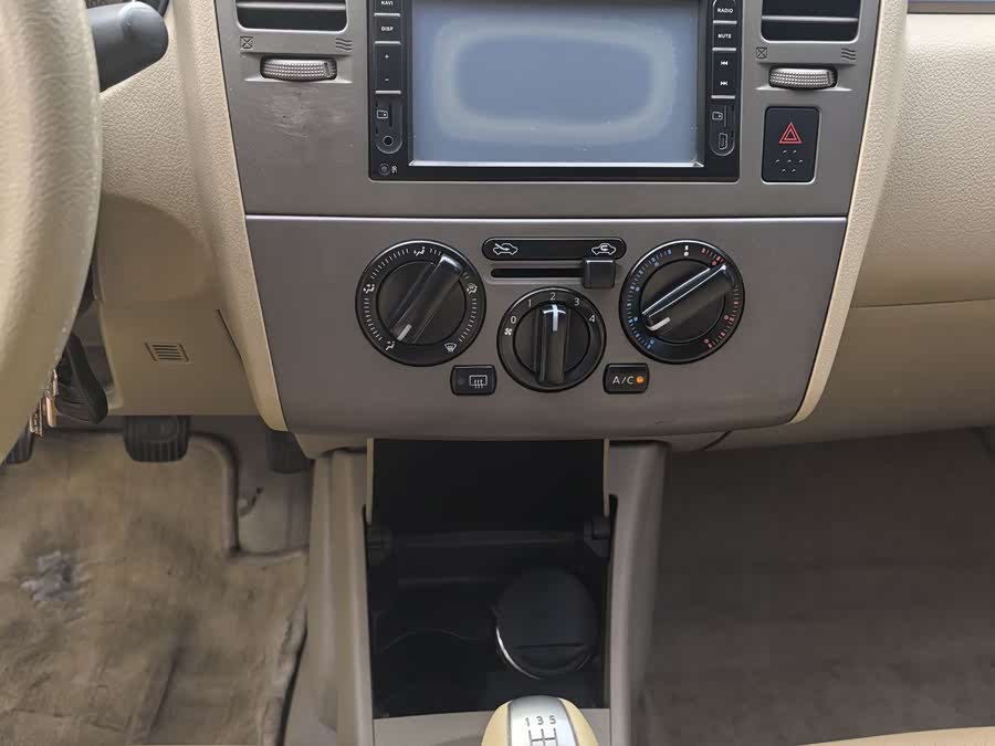 日产 颐达 2009 汽车图片 #11