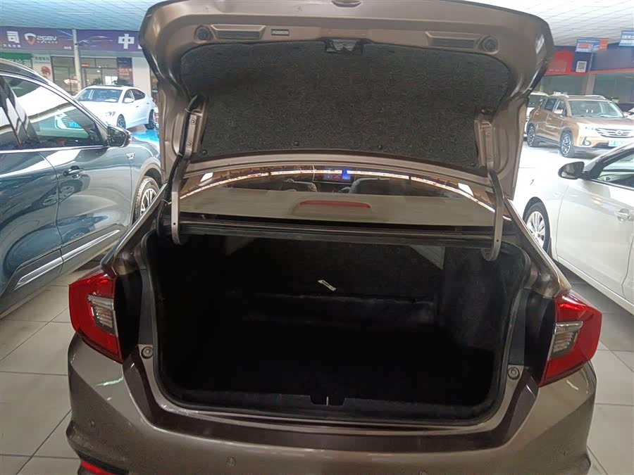 Honda Greiz 2017 #11 Honda Greiz 2017 صورة سيارة #11