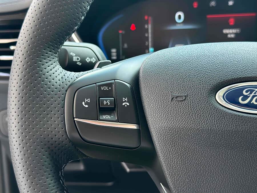 Ford Focus Active 2021 #11 Ford Focus Active 2021 car image #11