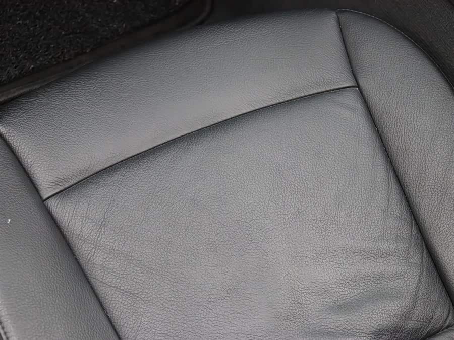 BMW Z4 2010 car image #11