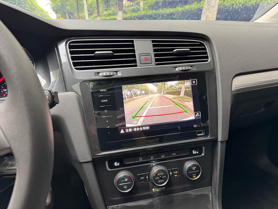 Volkswagen Golf Pure Electric 2021 car image #11