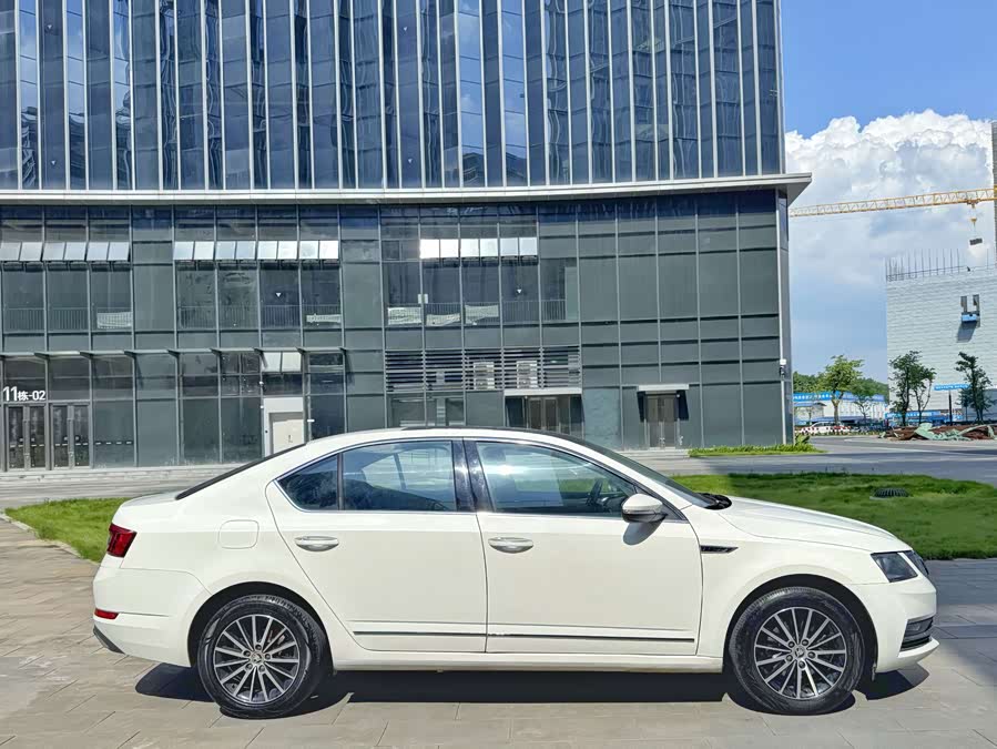Skoda Octavia 2017 #11 Skoda Octavia 2017 car image #11