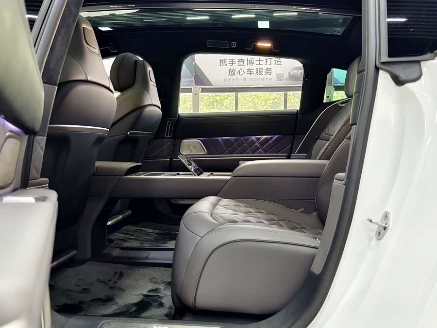 NIO ET9 2024 صورة سيارة #11