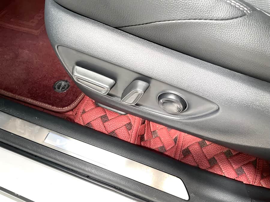 Toyota Venza 2023 car image #11