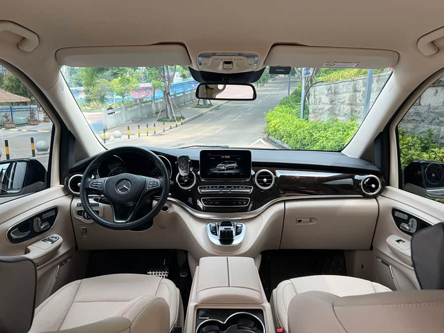 Mercedes-Benz V Class 2020 car image #11