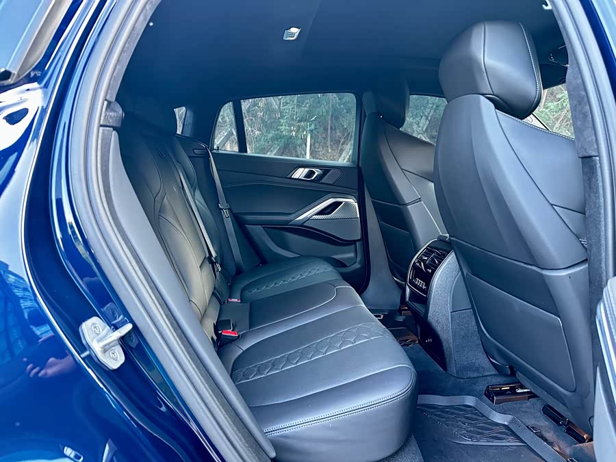 BMW X6 M 2023 car image #11