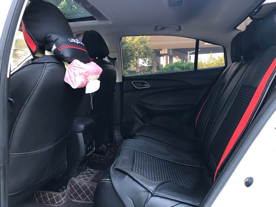 Roewe i5 2019 #11 Roewe i5 2019 car image #11