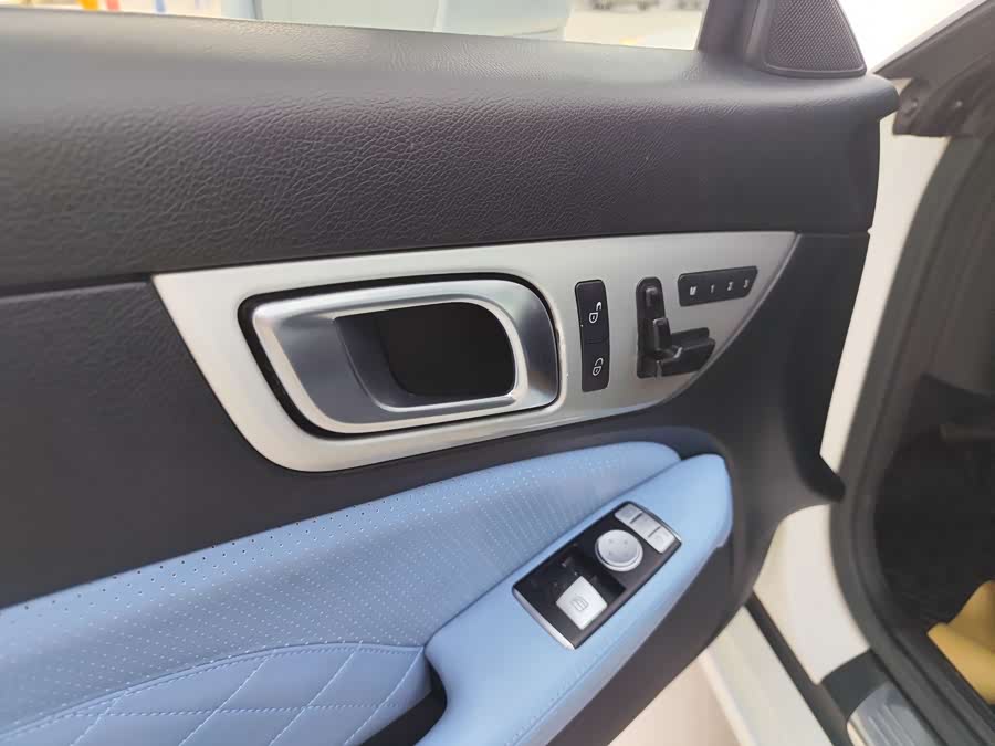 Mercedes-Benz SLK Class 2012 car image #11