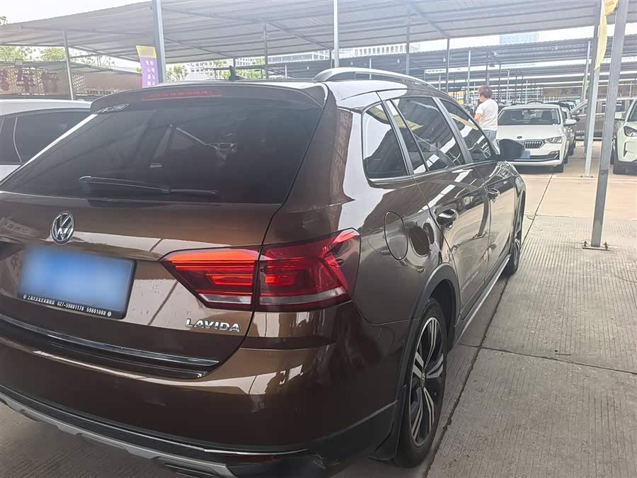 Volkswagen Cross Lavida 2016 car image #11