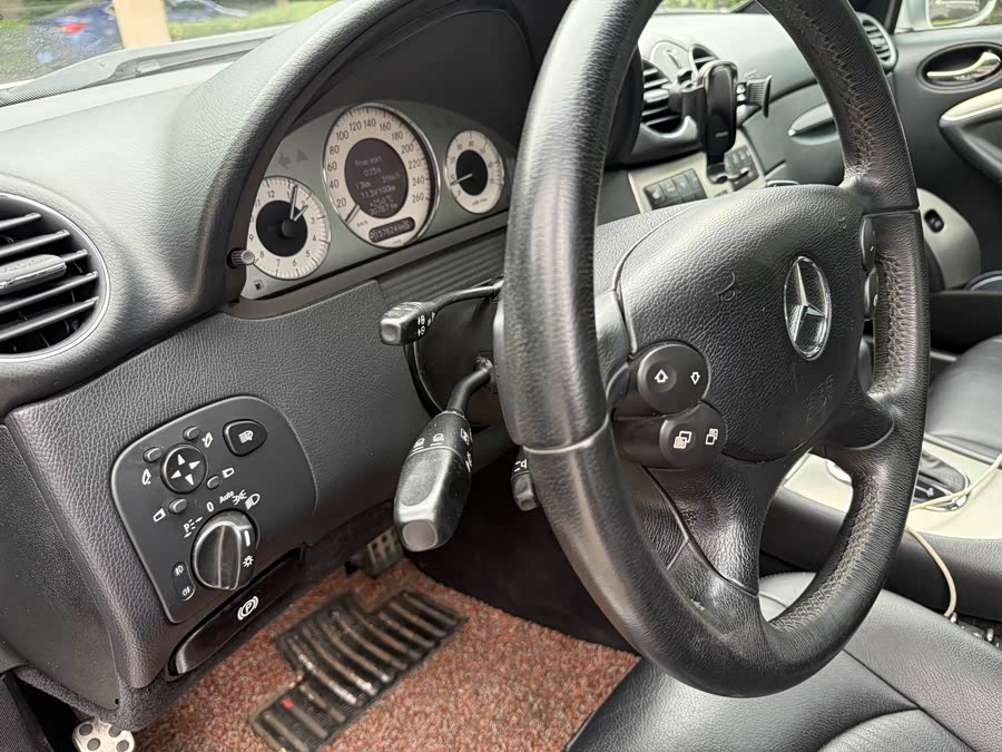 Mercedes-Benz CLK Class 2008 car image #11