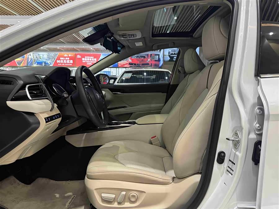 Toyota Camry 2020 car image #11
