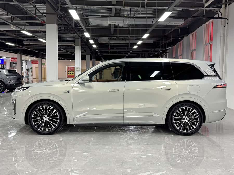 Deepal S09 2025 car image #11