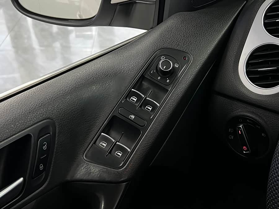 Volkswagen Tiguan 2016 #11 Volkswagen Tiguan 2016 car image #11