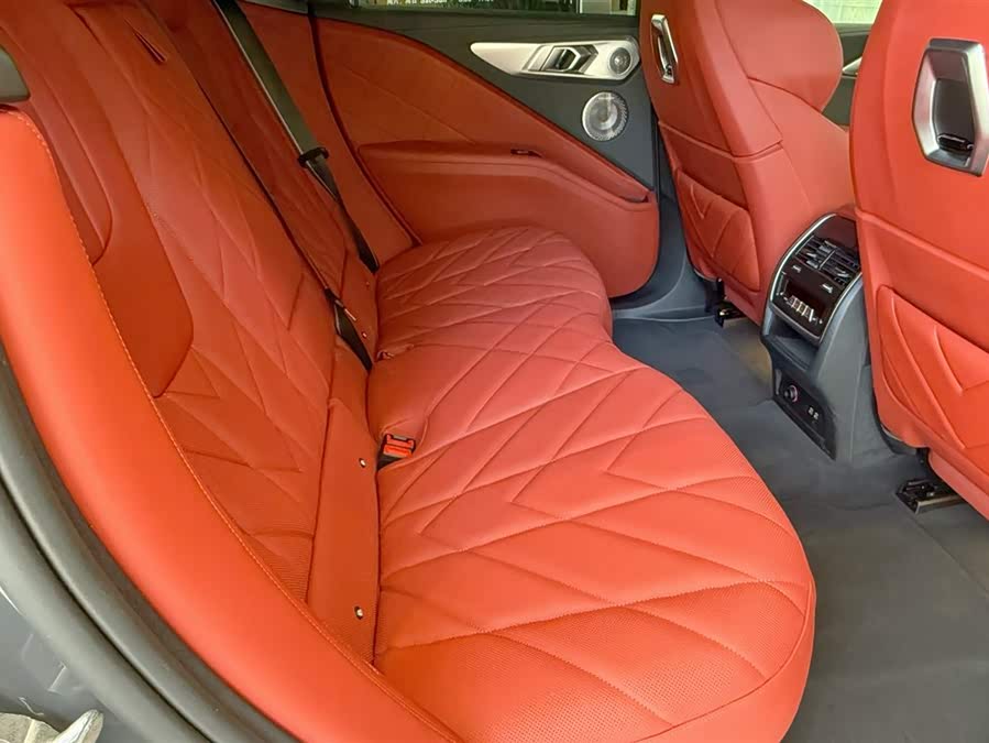 BMW XM 2024 car image #11