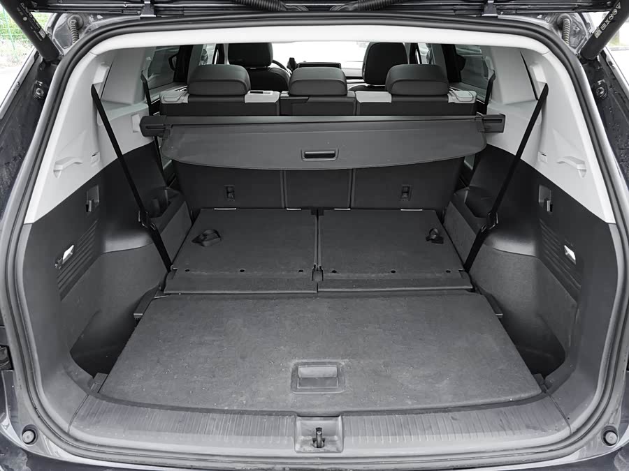 Volkswagen ID.6 Crozz 2023 immagine di auto #11