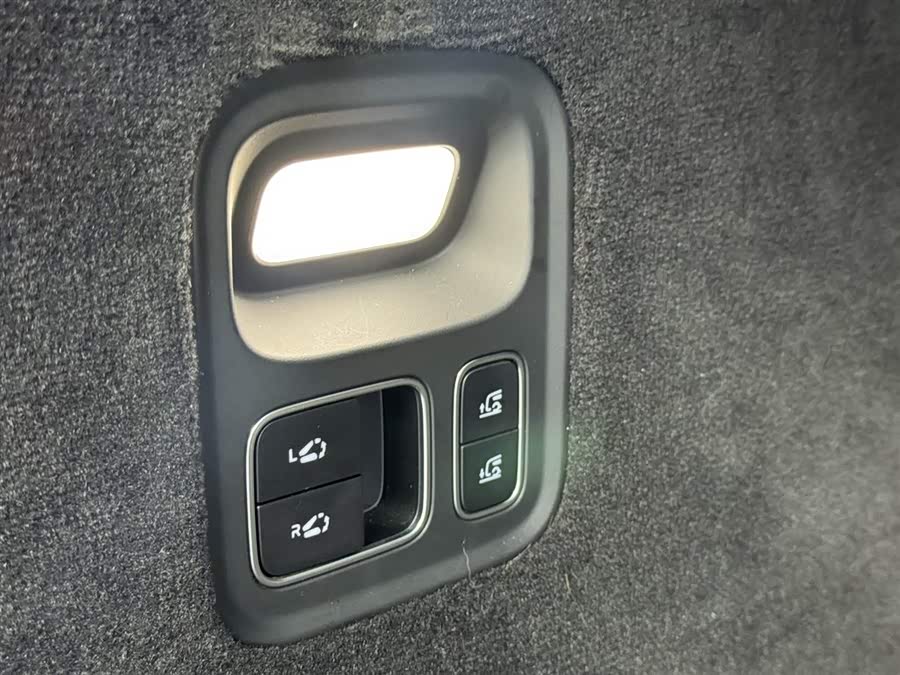 理想汽车 理想MEGA 2024 汽车图片 #11