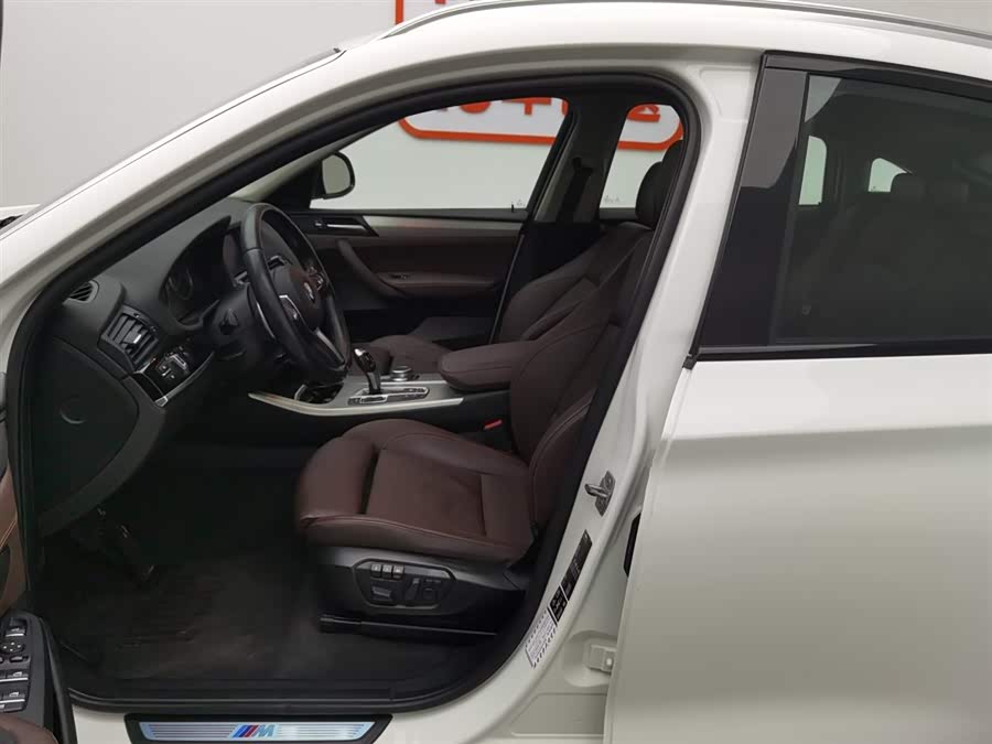 BMW X4 2017 car image #11