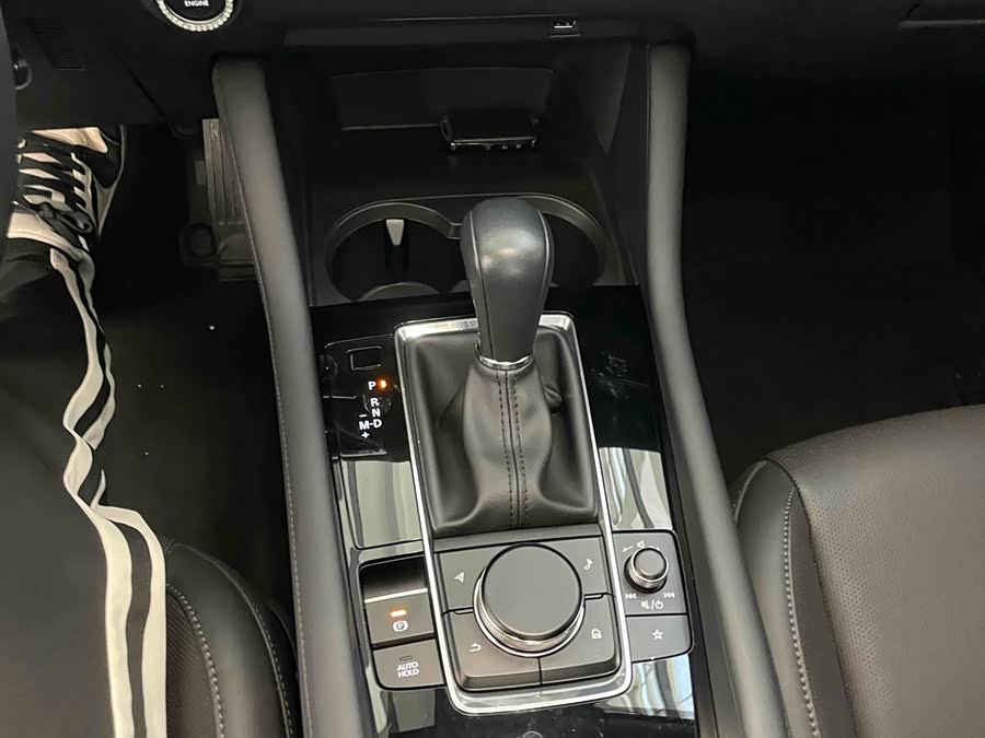 Mazda 3 Axela 2022 immagine di auto #11