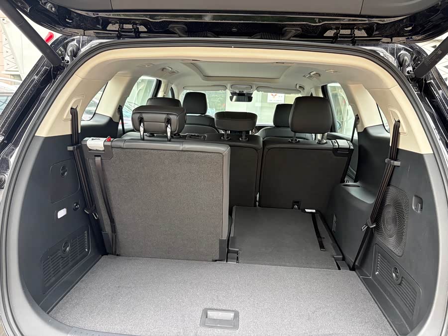 HongQi HS7 PHEV 2025 car image #11