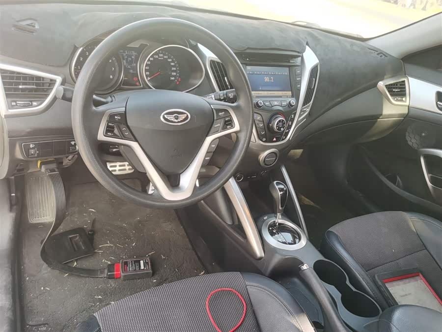 Hyundai Veloster 2015 #11 Hyundai Veloster 2015 car image #11