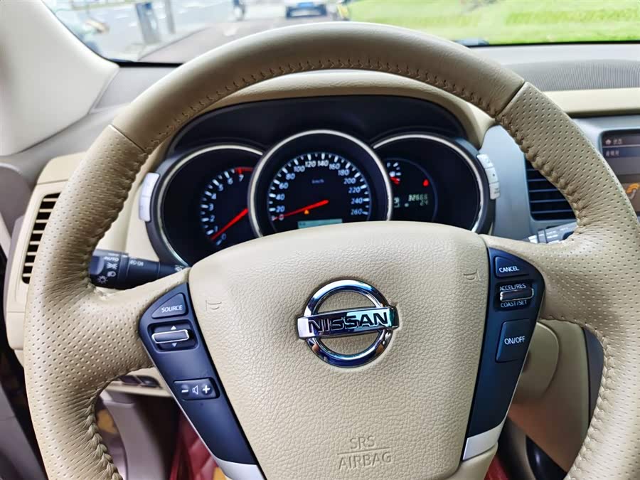 Nissan Murano 2015 immagine di auto #11