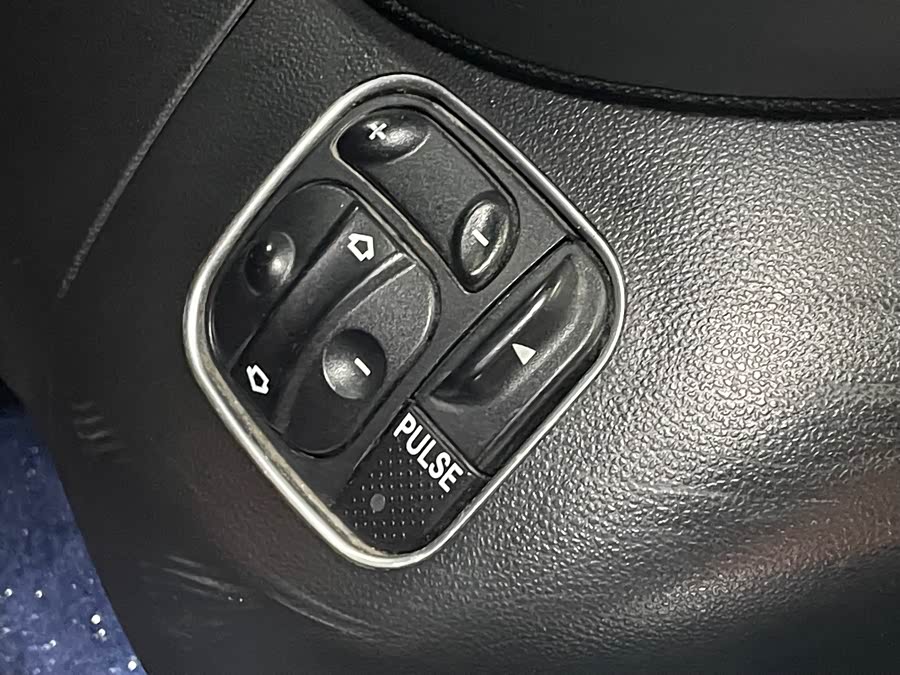 Mercedes-Benz SL Class 2011 #11 Mercedes-Benz SL Class 2011 car image #11