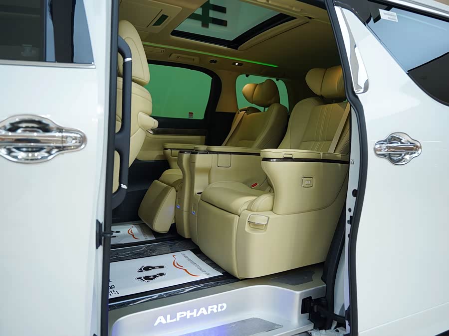 Toyota Alphard 2022 immagine di auto #11