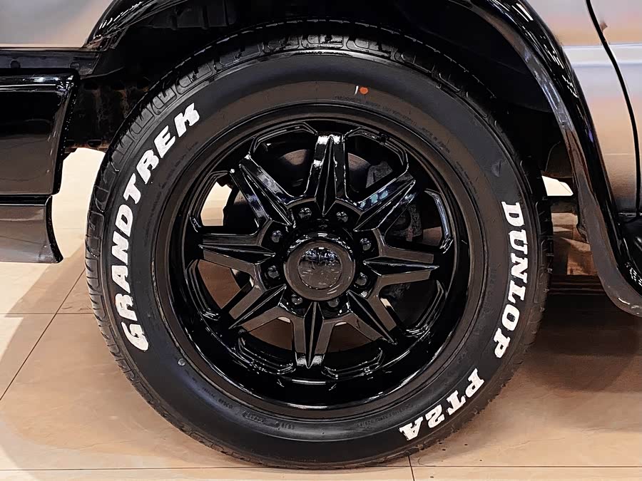 Ford E350 2010 car image #11