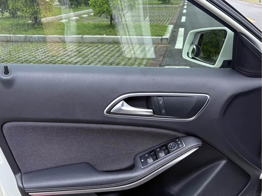 Mercedes-Benz A Class (Imported) 2016 car image #11