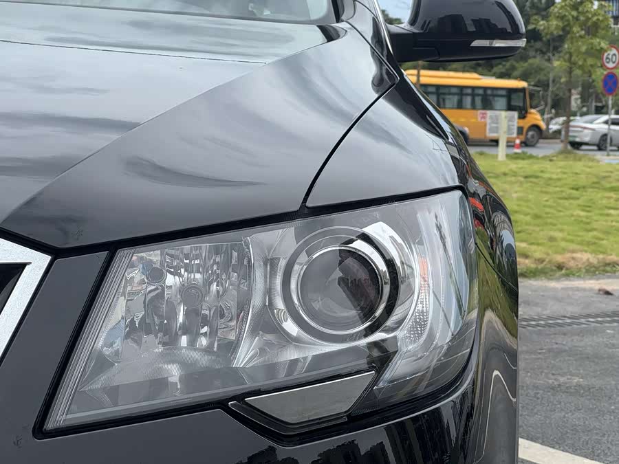 Skoda Superb 2013 car image #11