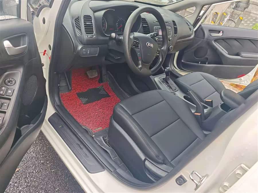 Kia Forte Koup 2014 car image #11