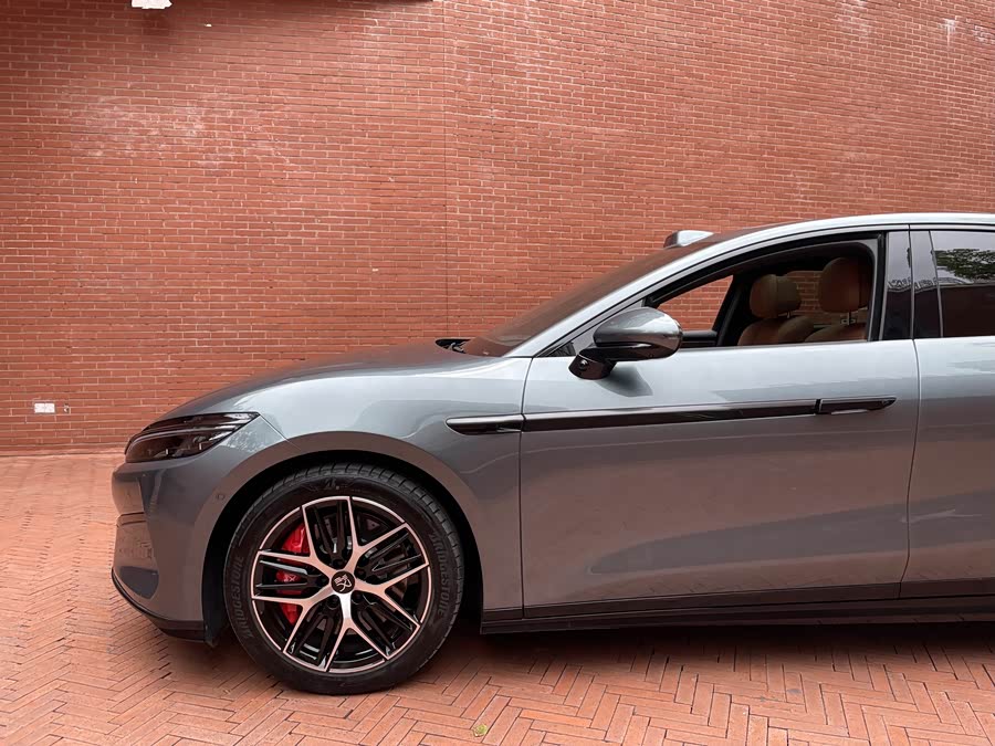 BYD HanL 2025 car image #11