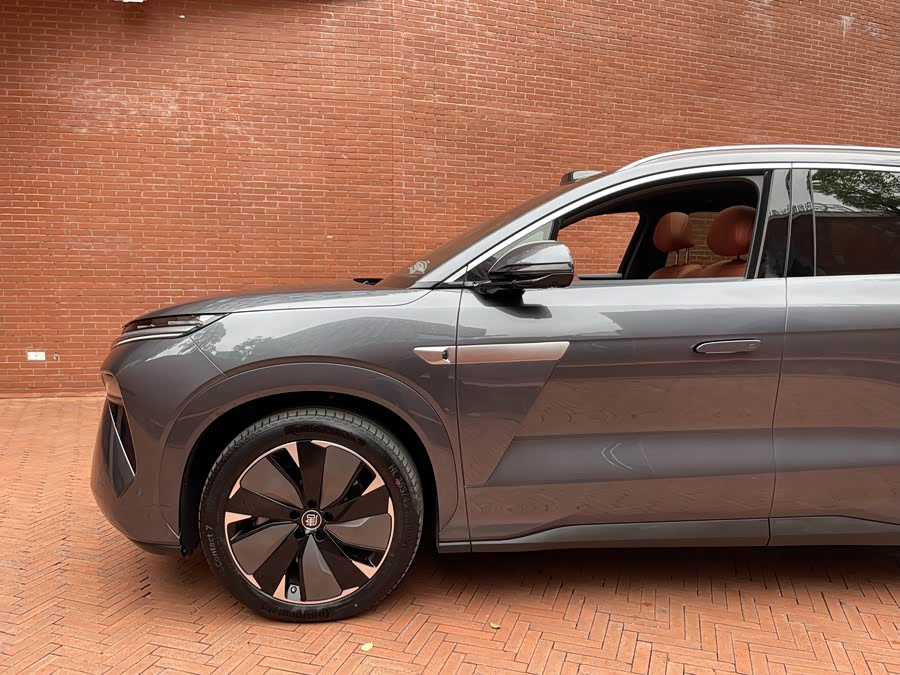 BYD Tang L 2025 immagine di auto #11