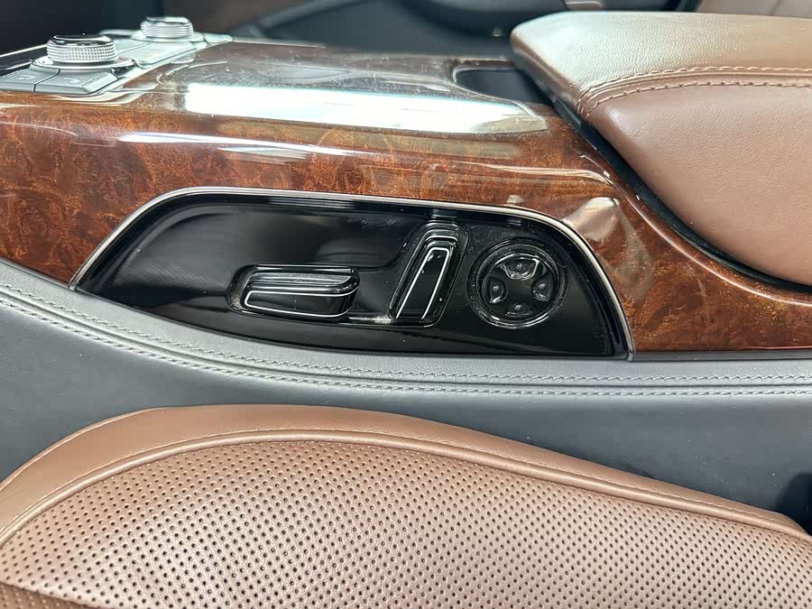 Audi A8 2012 imagen de coche #11