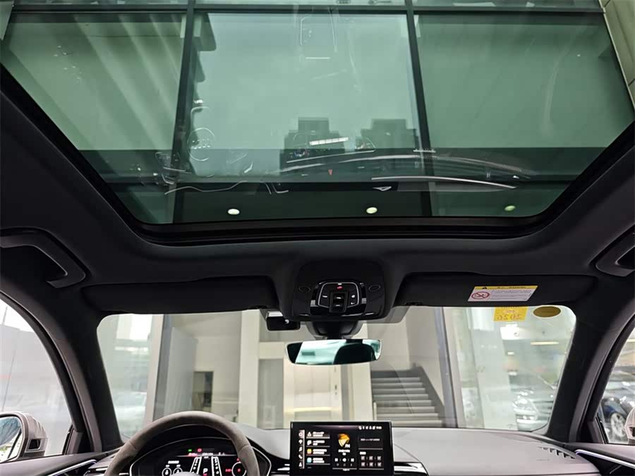 Audi RS 4 2023 car image #11