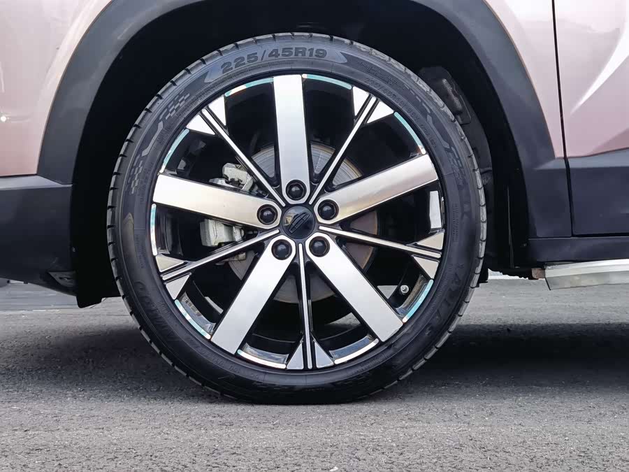 GEELY Monjaro MHEV 2022 car image #11