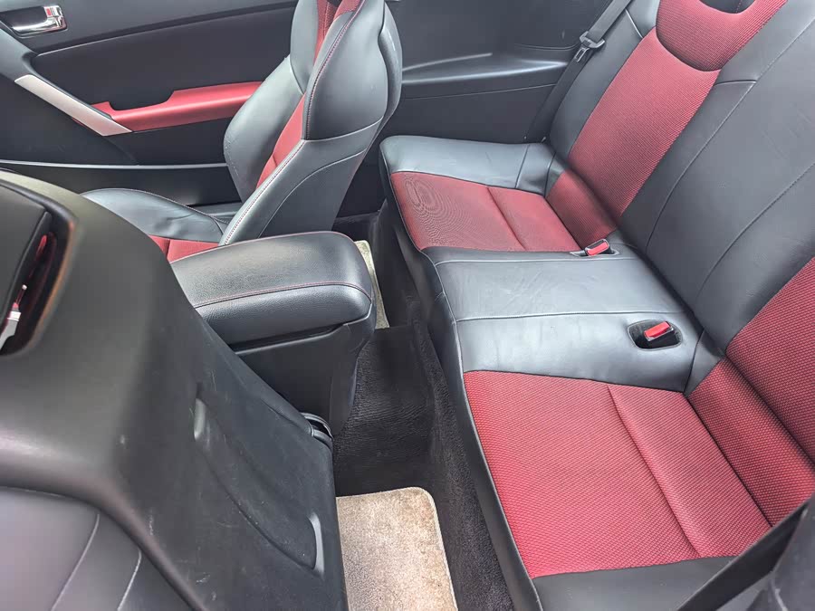 Hyundai Rohens-Coupe 2010 car image #11