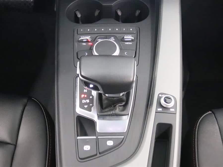 奥迪 奥迪A4L 2018 汽车图片 #11