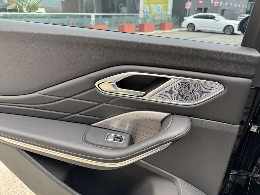 HongQi HS7 PHEV 2024 car image #11