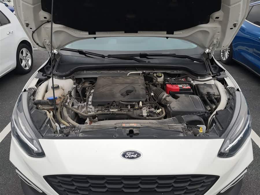 Ford Focus Active 2021 car image #11