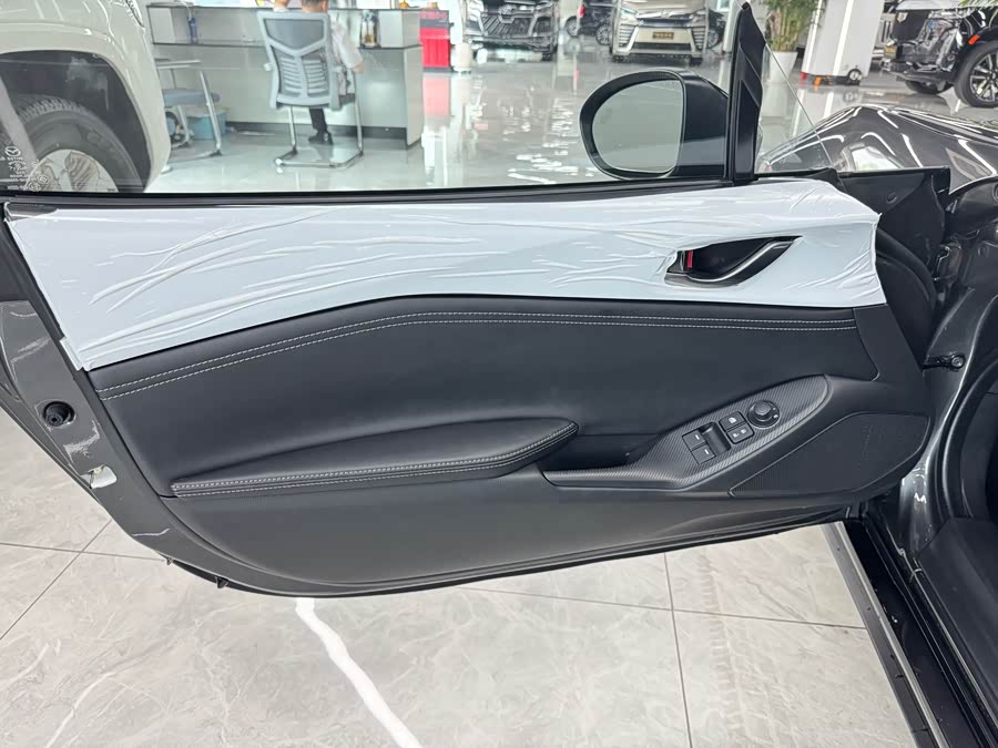 GEELY Monjaro MHEV #11 GEELY Monjaro MHEV изображение автомобиля #11