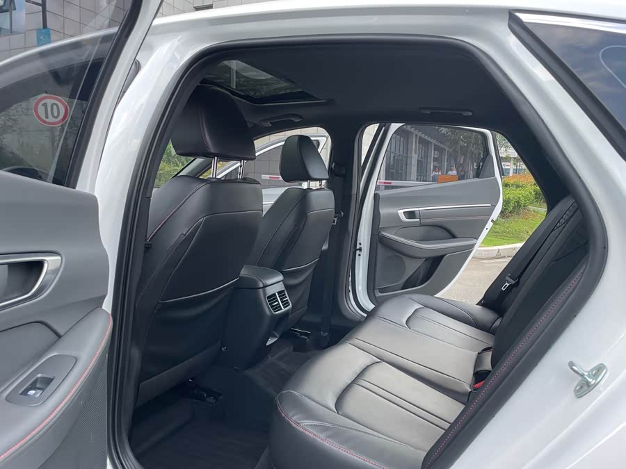 Hyundai Sonata 2023 car image #11