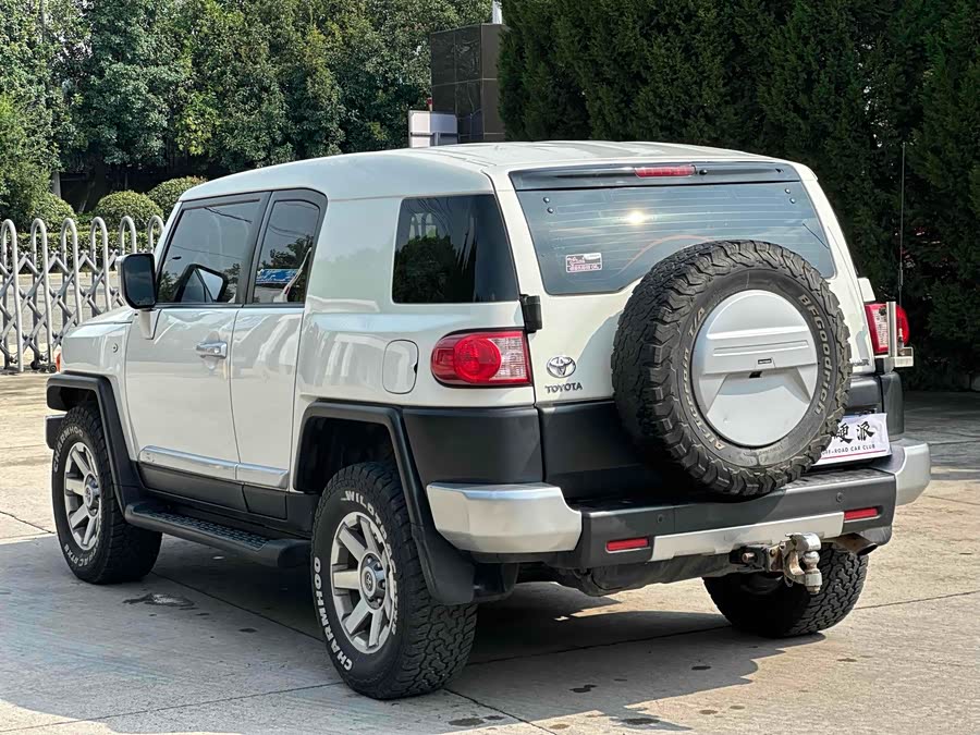 Toyota FJ Cruiser 2017 #11 Toyota FJ Cruiser 2017 car image #11