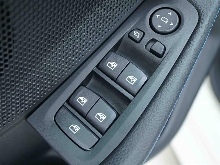 BMW 2 Series (Imported) 2024 immagine di auto #11