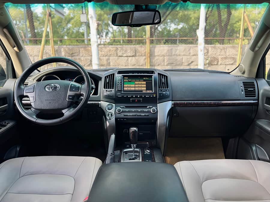 丰田 兰德酷路泽 2010 汽车图片 #11