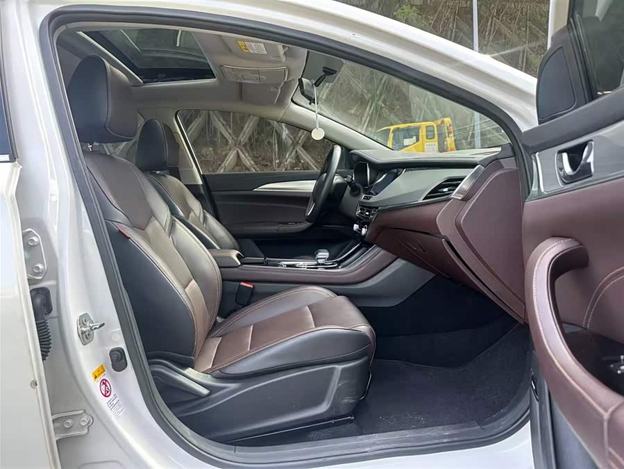 Changan Eado EV 2019 car image #11