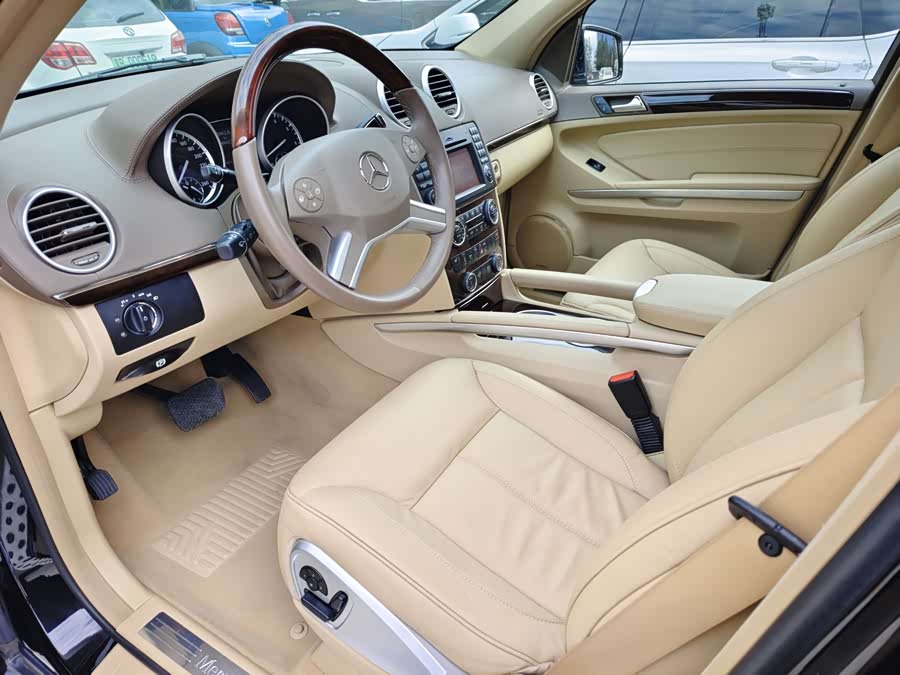 Mercedes-Benz GL Class 2011 car image #11